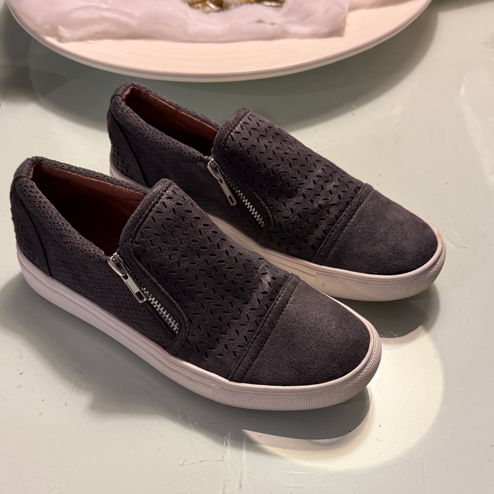 Report Women's Dark Brown Slip-On Sneakers - Picture 2 of 5